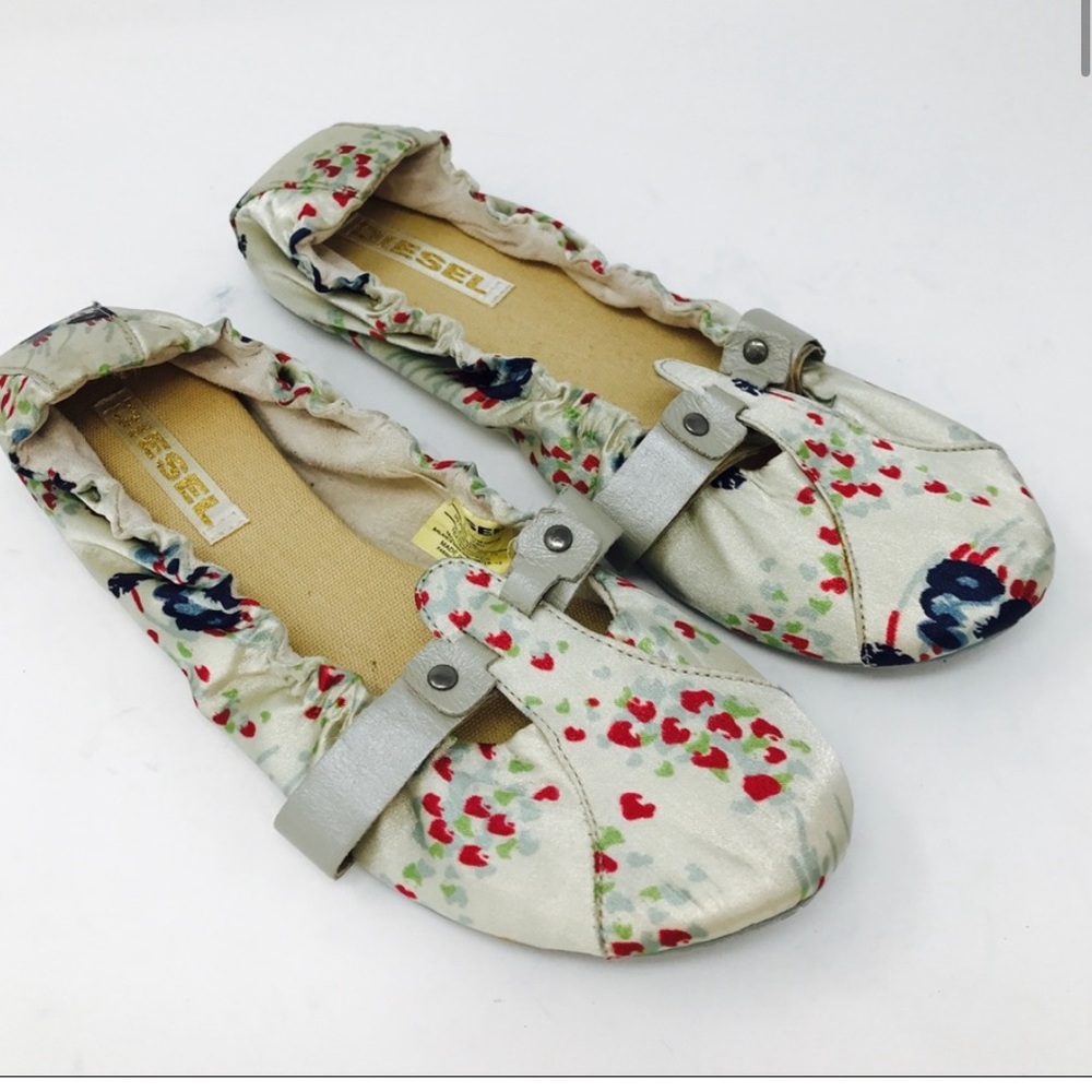 Diesel Floral Ballet Satin Flats Light Silver Shoes Italy
Size 6 US EU 36